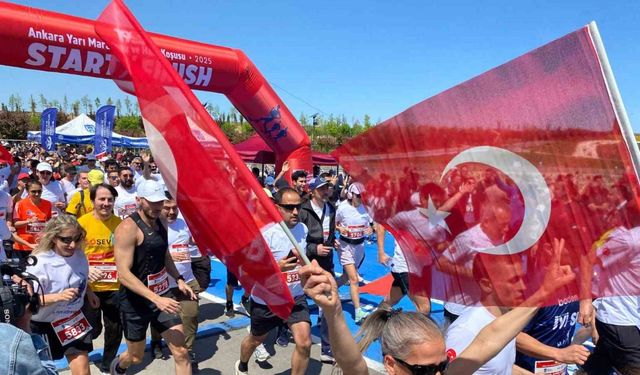 Ankara’da ‘19 Mayıs Yarı Maratonu ve Halk Koşusu’ düzenlendi