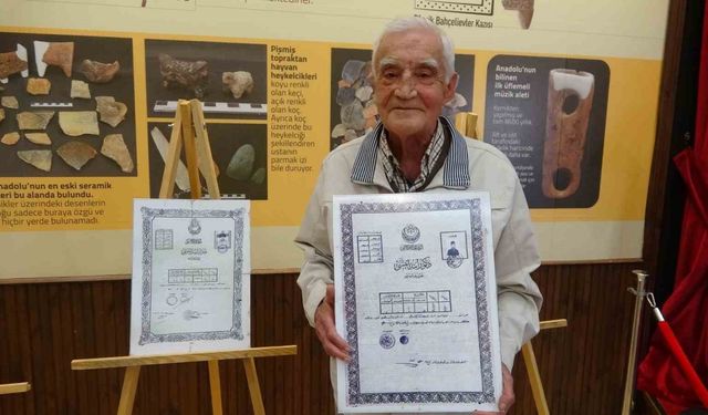 Emekli valinin müzeye bağışladığı, babasına ait 105 yıllık diploma ilgi odağı oldu