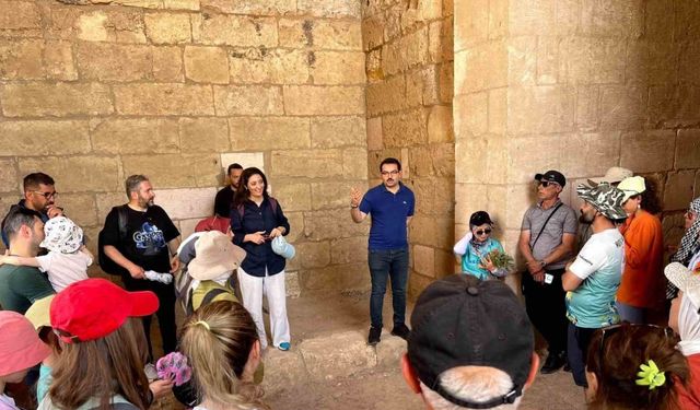 Hafta içi kaymakam, hafta sonu turizm rehberi