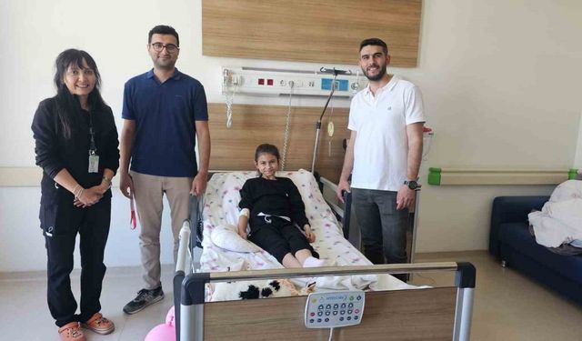 Minik kızın midesinden devasa bir saç yumağı çıktı