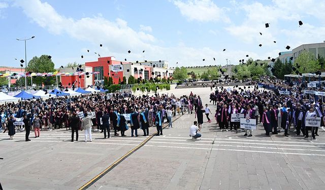 ÇAKÜ 2024-2025 Akademik Yılı Mezuniyet Törenleri başladı