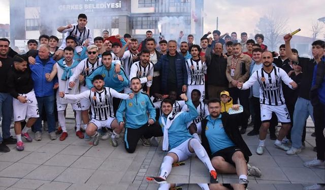 Çerkeş Belediyespor Şampiyon ilan edildi! Futbolculara ceza yağdı