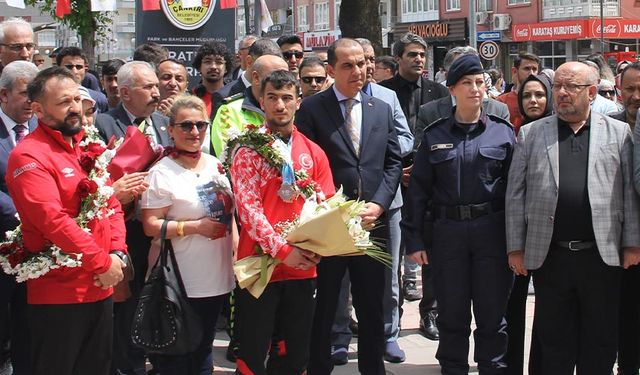 Çankırılı Dünya Şampiyonu Ramazan Efe Yılmaz’a coşkulu karşılama