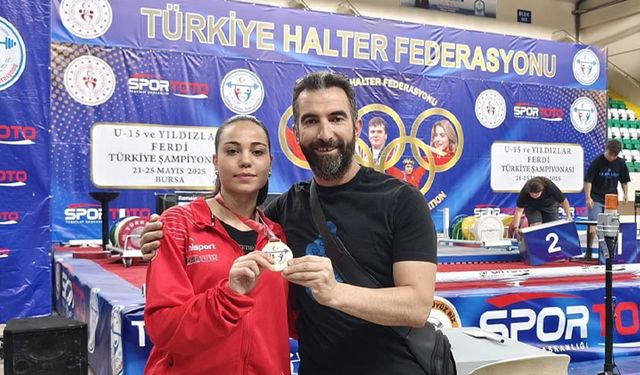 Çankırılı Sinem Yagmur Boyacı halterde Türkiye Şampiyonu oldu