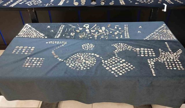 Ankara’da tarihi eser operasyonu: Eski dönemlere ait çok sayıda sikke ve eşya ele geçirildi