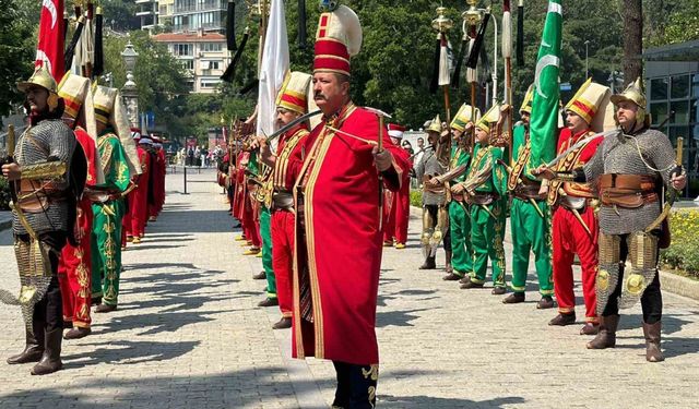 Dolmabahçe Sarayı’nda mehteran gösterileri başladı
