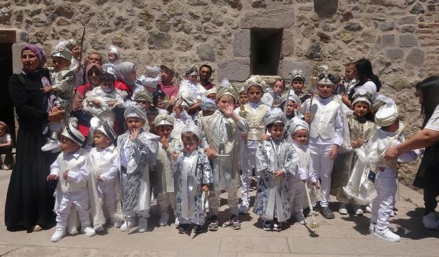 Çankırı’da 529 yıllık gelenek yaşatıldı! 41 çocuk toplu sünnet ettirildi