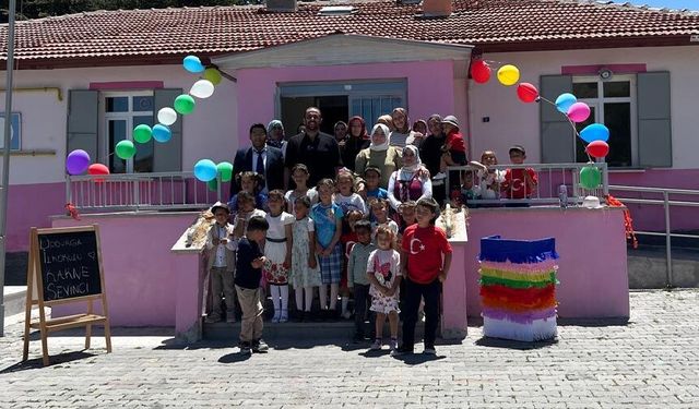 Çankırı iş insanı köy çocuklarının karne sevincine ortak oldu