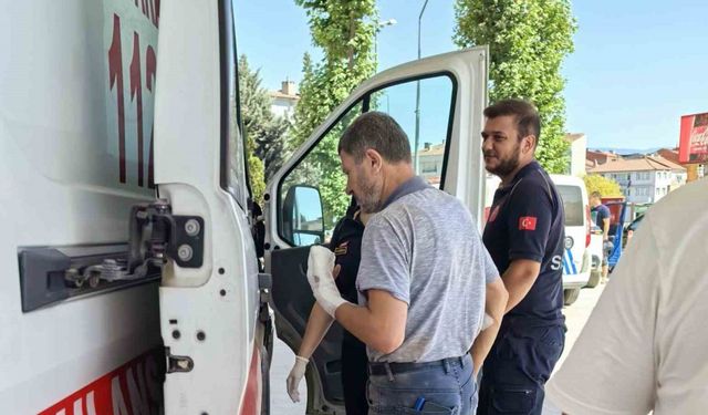 Çocuğuna uçurtma yaparken parmakları kopan babaya en anlamlı hediye