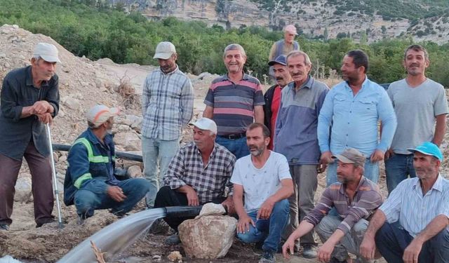 Emekli olup döndüğü memleketinin su sıkıntısını çözdü