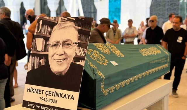 Gazeteci ve yazar Hikmet Çetinkaya son yolculuğuna uğurlandı