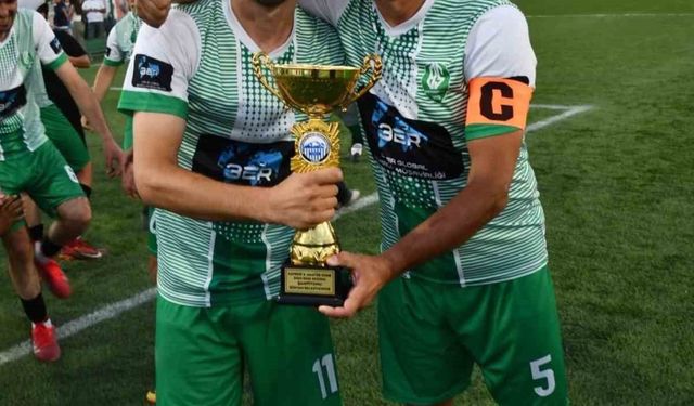 Şampiyon oldu, futbolu bıraktı