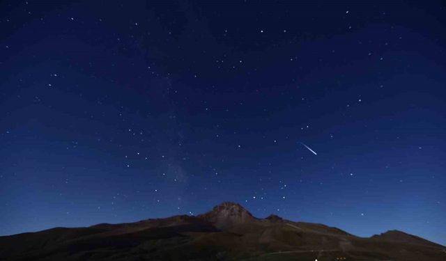 Büyükşehir’in Perseid Gözlem Şöleni, gökyüzünü tutkunlarını Erciyes’te buluşturdu