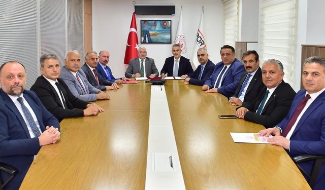 Çorum’a spor yatırımları müjdesi: 2 spor salonu ve 15 sentetik saha yapılacak