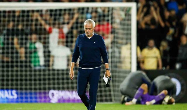 Mourinho: "Taraftarlarımızın da desteğiyle turu geçeceğimize inanıyorum"