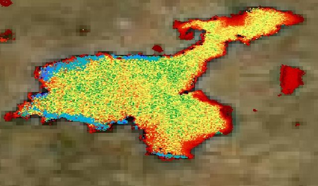 Van Gölü’ndeki kirlilik uydu görüntülerine yansıdı