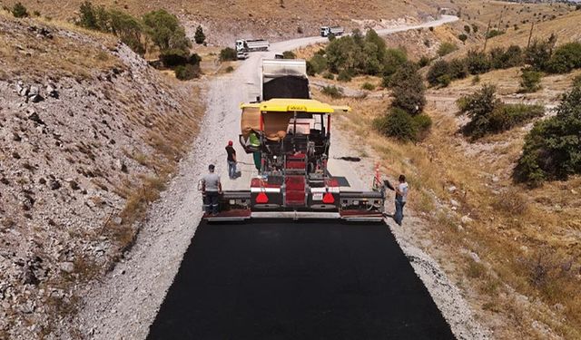 Çankırı’da köy grup yollarında sıcak asfalt dönemi
