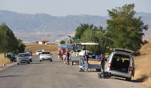 Yer Altı Tuz Şehri Yolu köylü pazarıyla şenlendi
