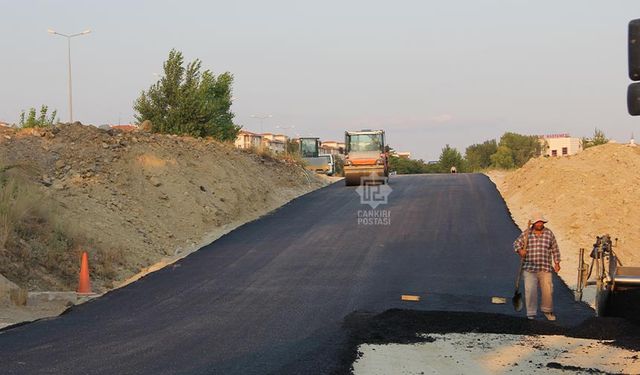 Kurşunlu’da alternatif ulaşım yoluna sıcak asfalt