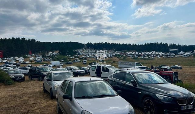 Yapraklı yaylası araba denizine döndü