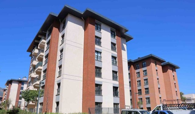 Depremin simgesi Ebrar Sitesi’nde yeni hayat başladı: 678 konut ve 99 iş yeri tamamlandı