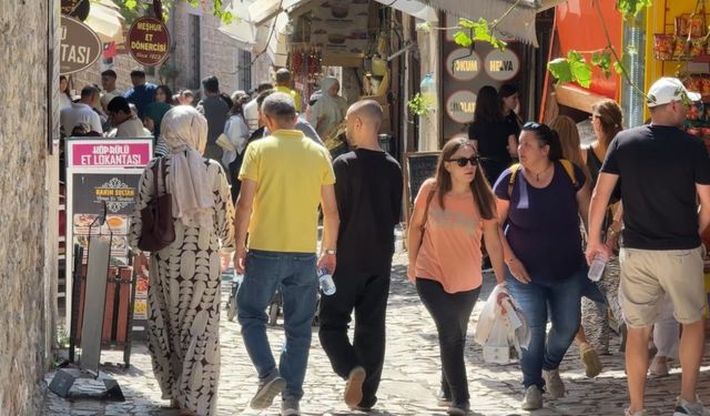 Osmanlı kenti Safranbolu’da hafta sonu hareketliliği yaşanıyor