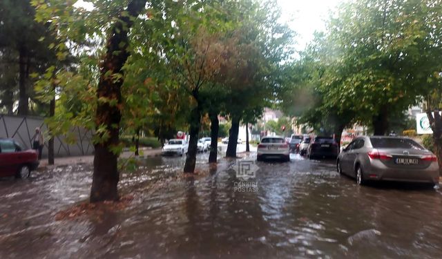 Çankırı'da kent merkezinde yollar göle döndü, altyapı yetersiz kaldı