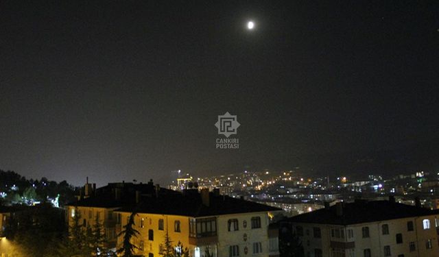 Karabük yangınının dumanı Çankırı'da gökyüzünü kapladı