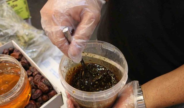 25 bitkiden yaptığı özel karışımla bin bir derde deva oluyor