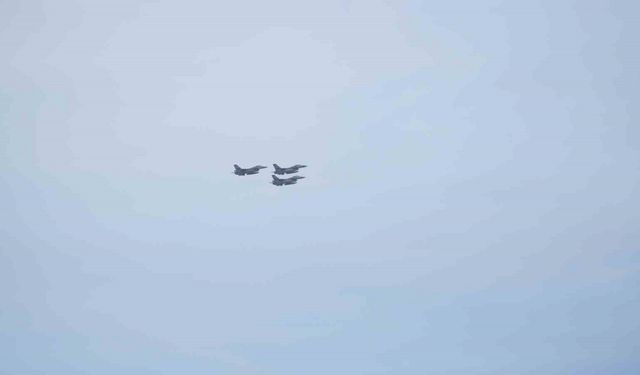 Çorum’da prova uçuşu yapan savaş uçakları nefes kesti