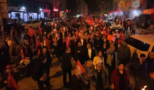 Kırıkkale’de binlerce kişi Cumhuriyet için yürüdü