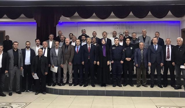 Kurşunlu Kaymakamı Şeyma Nur Arıkan muhtarlarla bir araya geldi