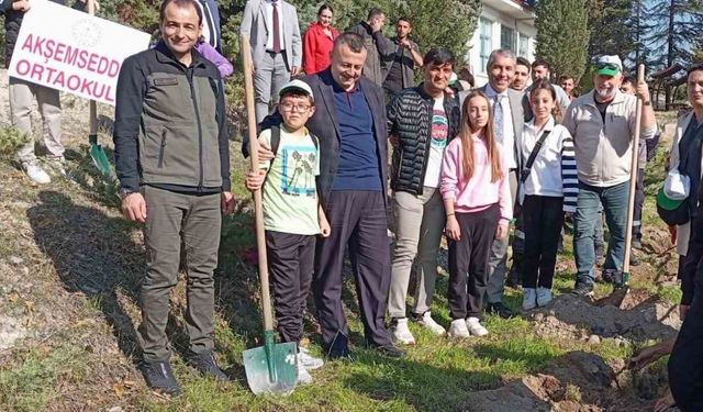 Ankara’da Milli Ağaçlandırma Günü’nde fidanlar toprakla buluştu