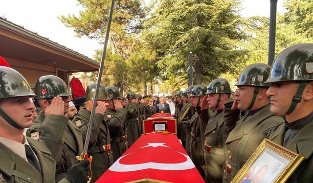 Kıdemli Başçavuş İnce ve Uzman Çavuş Dolapci, Cebeci Askeri Şehitliği’nde toprağa verildi