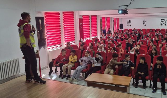 Atkaracalar’da 200 Öğrenciye Trafik Güvenliği Eğitimi