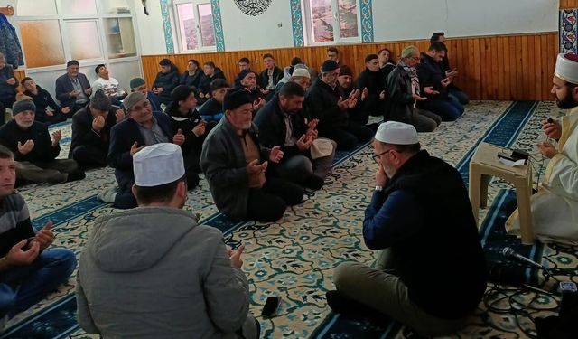 Eldivan’da Sabah Namazı Buluşmaları Devam Ediyor