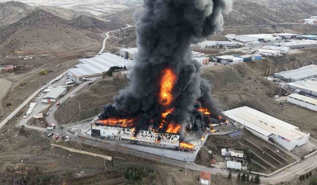Kırıkkale’deki kimya fabrikasındaki yangına müdahale sürüyor