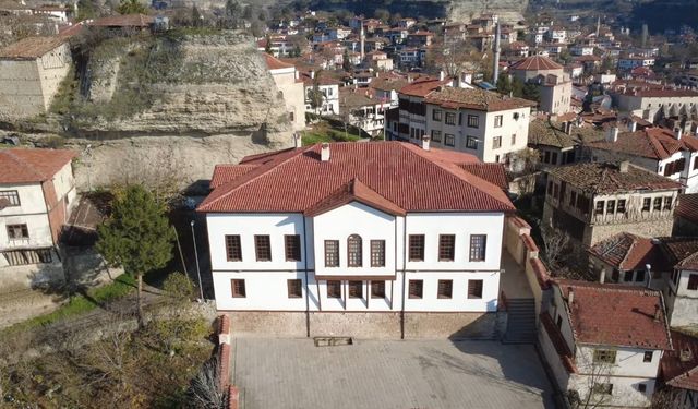 Safranbolu'nun şehir hafızası rüştiye mektebinde sergileniyor