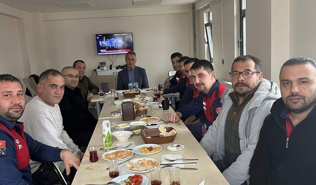 Başkan Sopacı, Çerkeş İtfaiyesi Personeliyle Kahvaltıda Buluştu