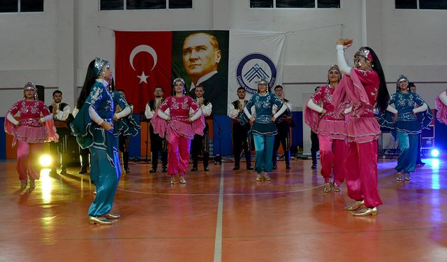 ÇAKÜ’nün “Sanat Sahnede Turne” Programının İlk Durağı Ilgaz Oldu