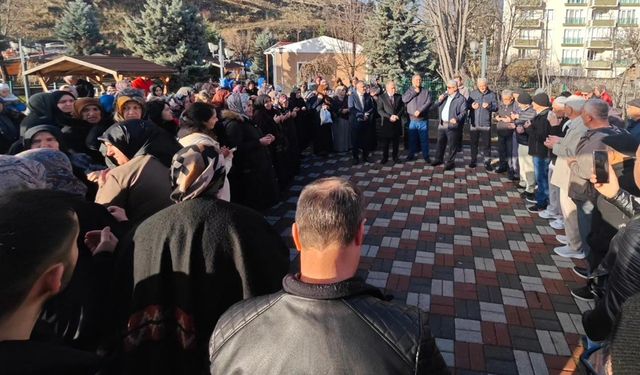 Kurşunlu’da Umre Yolcuları Dualarla Uğurlandı