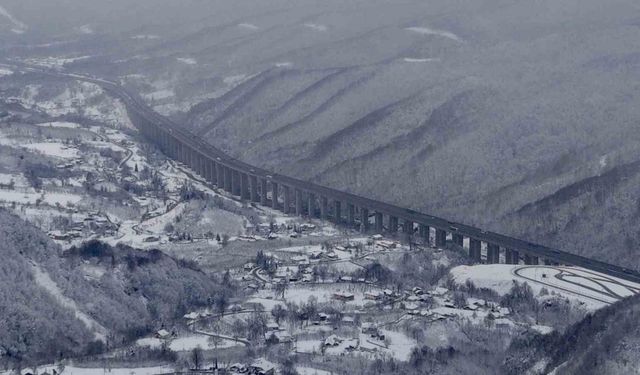 Bolu Dağı’nda kartpostallık kar manzarası