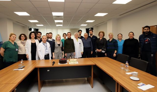 Hayata 14 yıldır başka bir yüzle bakıyor: Türkiye'nin ilk yüz nakli, 14 yıl sonra yeni hayatının mimarlarıyla yeniden buluştu