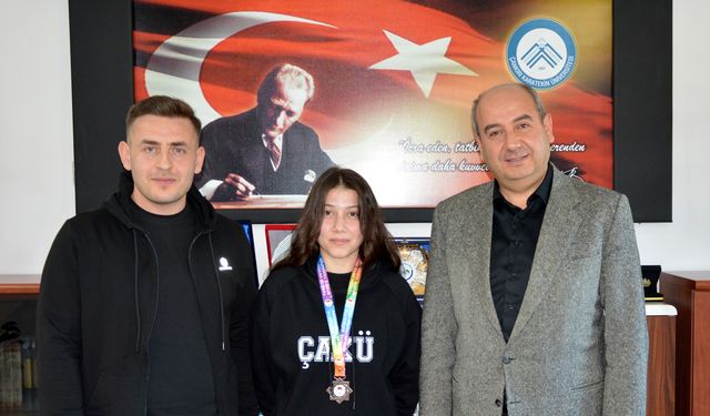 Çankırı’da Yaşayan Üniversite Öğrencisi Kick Boksta Türkiye Üçüncüsü Oldu