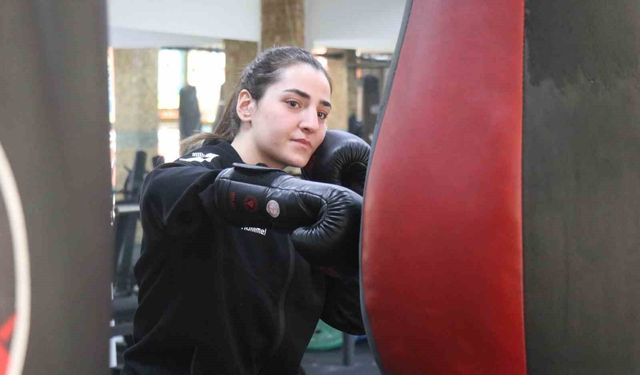 Kilo vermek için taktığı eldivenlerle 7 Türkiye, 1 Avrupa şampiyonu oldu