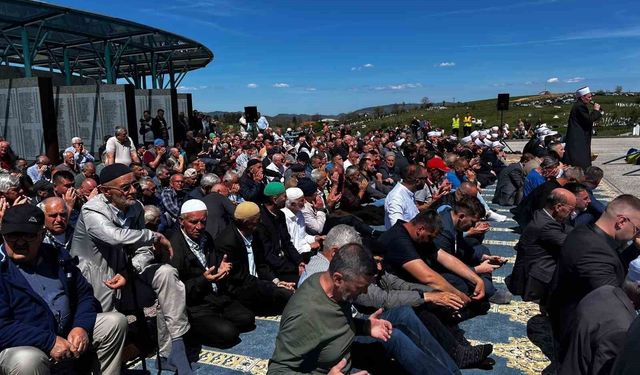 Bosna Hersek Savaşı sırasında öldürülen 6 kişi toprağa verildi
