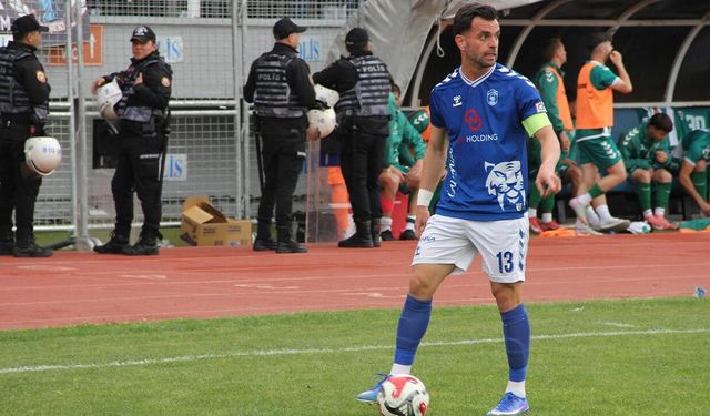 Kaptan Bülent İnönü taraftardan helallik istedi