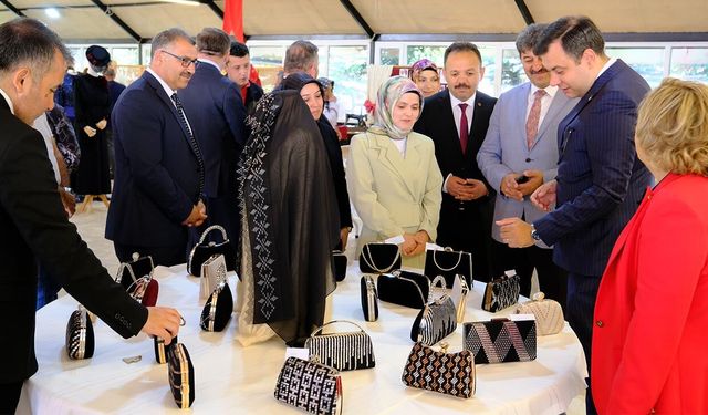 Şabanözü Halk Eğitim Merkezi’nin yıl sonu sergisi büyük ilgi gördü
