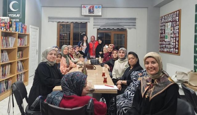 Atkaracalar'da kadınlara yönelik Yeşilay Kitap Okuma Kulübü kuruldu