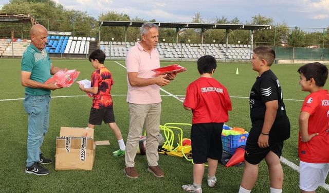 Çerkeş Belediye Başkanı Sopacı’dan genç sporculara destek